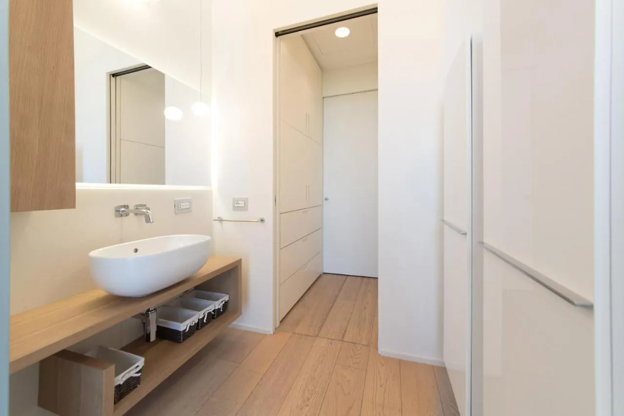 Stylish Elegant Suite In Torre Solaria With Exclusive Milan'S View Milan