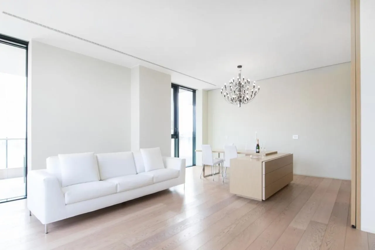 Apartment Stylish Elegant Suite In Torre Solaria With Exclusive Milan'S View Italy