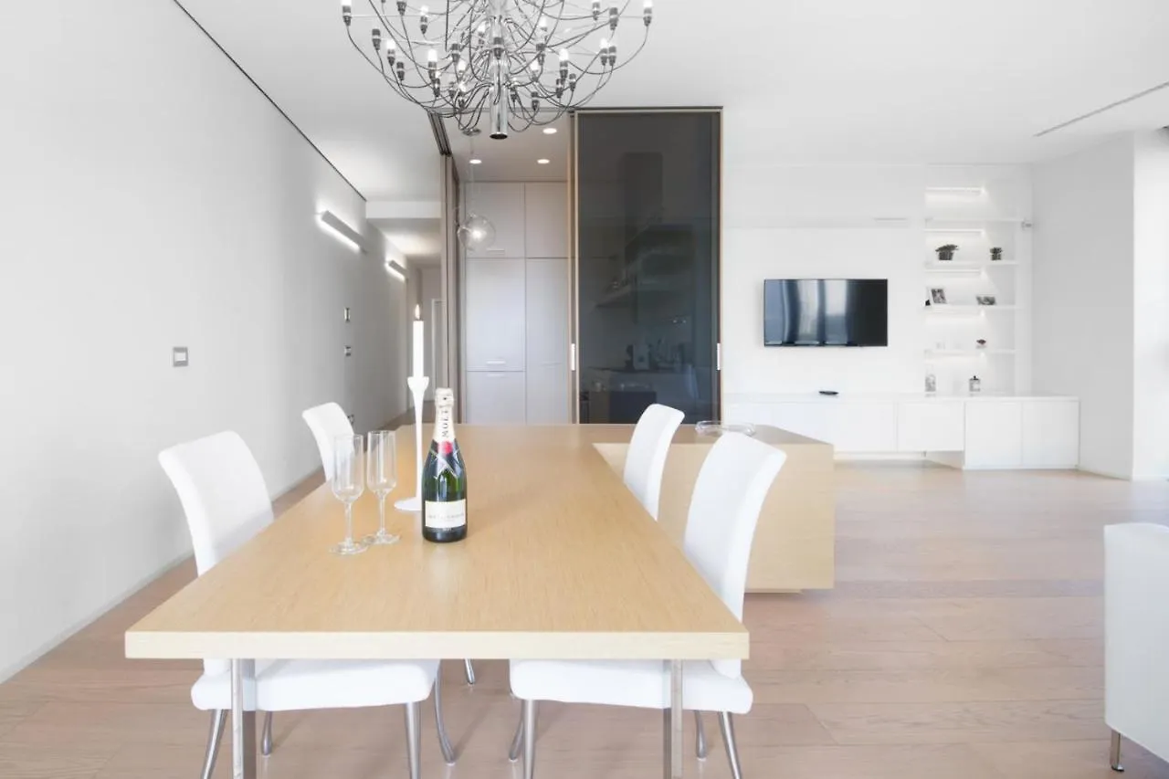 Stylish Elegant Suite In Torre Solaria With Exclusive Milan'S View Apartment