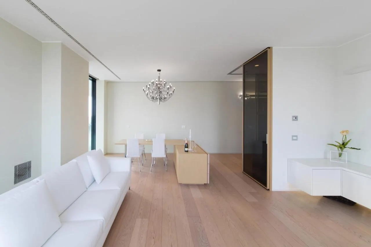 Apartment Stylish Elegant Suite In Torre Solaria With Exclusive Milan'S View